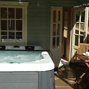  Apartment Ashford House 'the Snug' Private Hot Tub United Kingdom